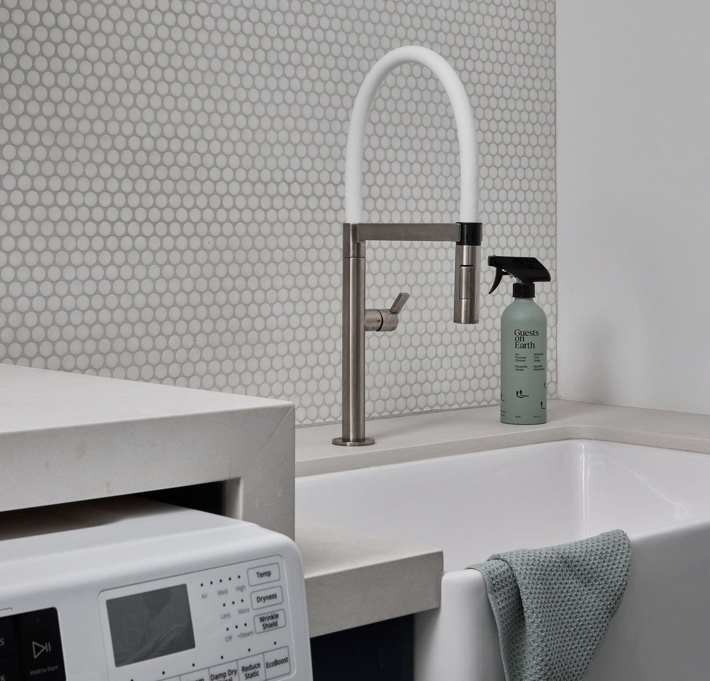 guests-on-earth-cleaning-hacks